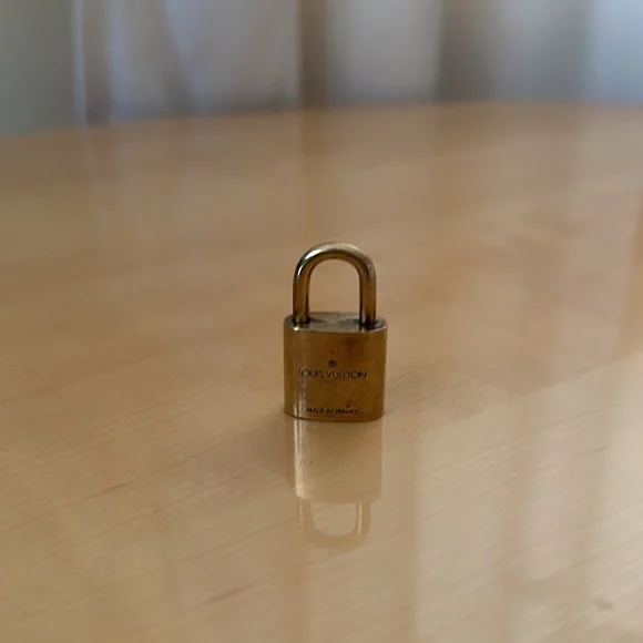 Louis Vuitton authentic lock without key number 321 - Picture 4 of 5